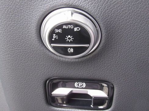 New 2025 Mercedes-Benz GLC 300 4MATIC image 35