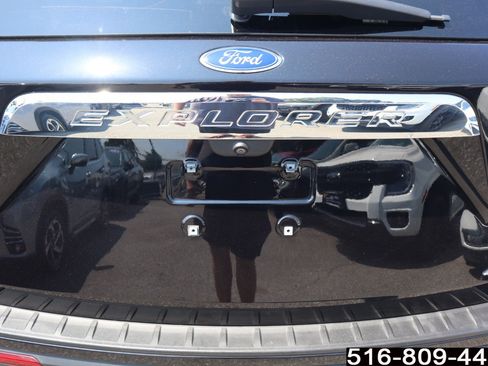 Used 2023 Ford Explorer XLT w/ Equipment Group 202A AWD/4WD image 31