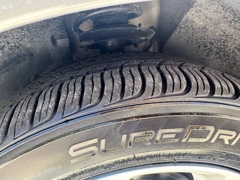 Used 2015 Chrysler 200 Limited FWD image 40
