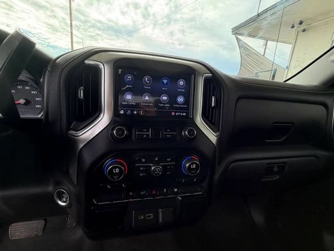 Used 2021 Chevrolet Silverado 1500 LT image 9
