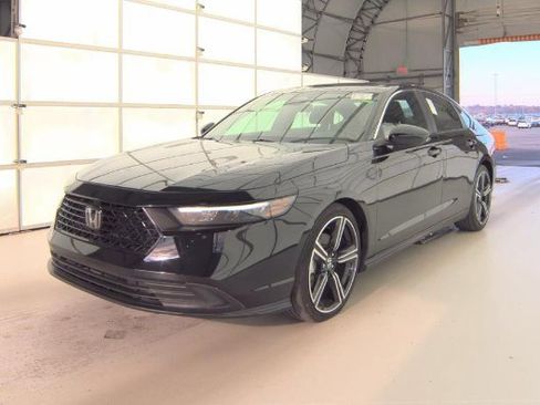 Used 2024 Honda Accord Sport image 2