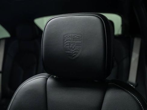Used 2025 Porsche Macan Turbo AWD/4WD image 18