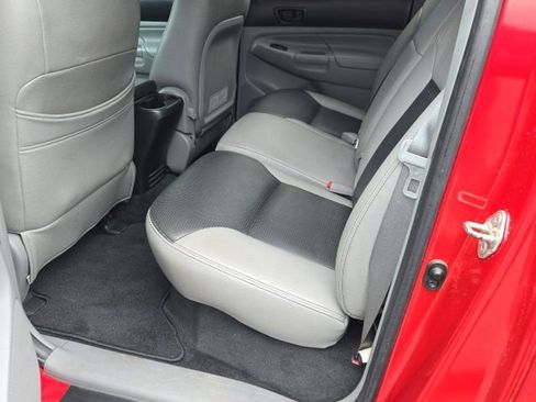 Used 2015 Toyota Tacoma 4x4 Double Cab image 11