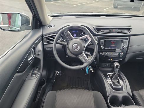 Used 2018 Nissan Rogue S image 15