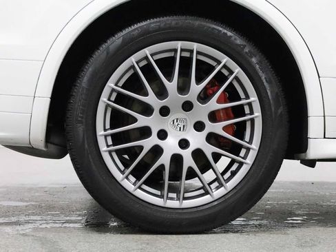 Used 2016 Porsche Cayenne GTS AWD/4WD image 38