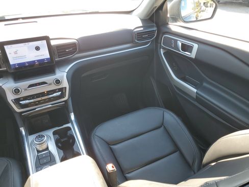 Used 2020 Ford Explorer XLT w/ Equipment Group 202A image 22