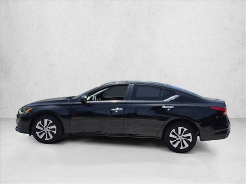 Certified 2025 Nissan Altima 2.5 S FWD image 9