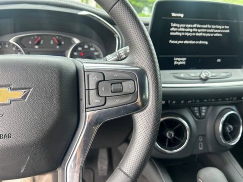 Used 2025 Chevrolet Blazer LT AWD/4WD image 22