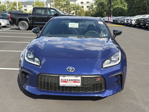New 2026 Toyota GR86 Premium RWD image 2