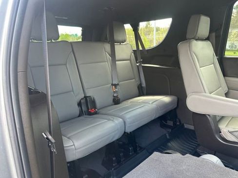 Used 2025 GMC Yukon XL Elevation AWD/4WD image 13