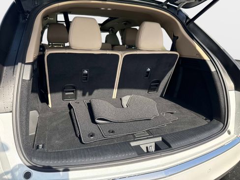 Certified 2023 Acura MDX FWD w/ Technology Package image 9