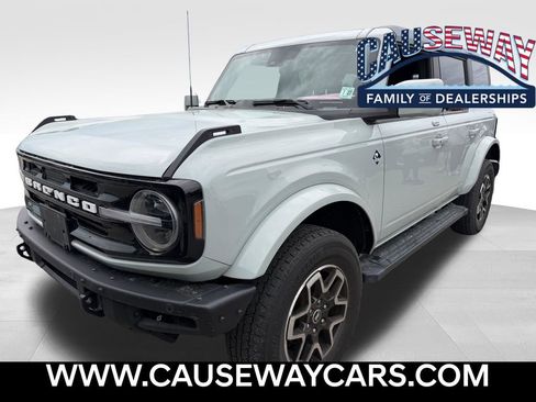 Used 2022 Ford Bronco Outer Banks AWD/4WD image 1