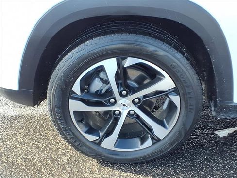 Used 2024 Chevrolet Trax RS w/ Driver Confidence Package image 30