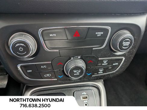 Used 2018 Jeep Compass Latitude w/ Popular Equipment Group image 16