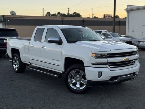 Used 2018 Chevrolet Silverado 1500 LTZ Z71 w/ LTZ Plus Package image 11