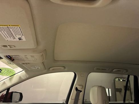 Certified 2023 Cadillac XT6 Premium Luxury w/ Technology Package FWD image 22