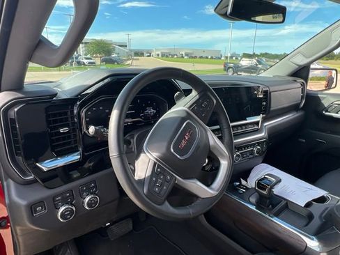 Used 2024 GMC Sierra 1500 SLT AWD/4WD image 8