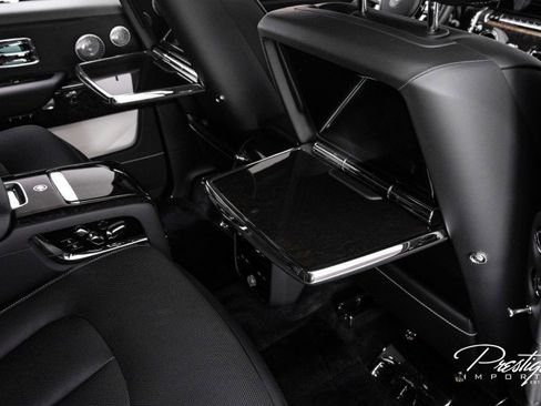 Used 2025 Rolls-Royce Cullinan image 53