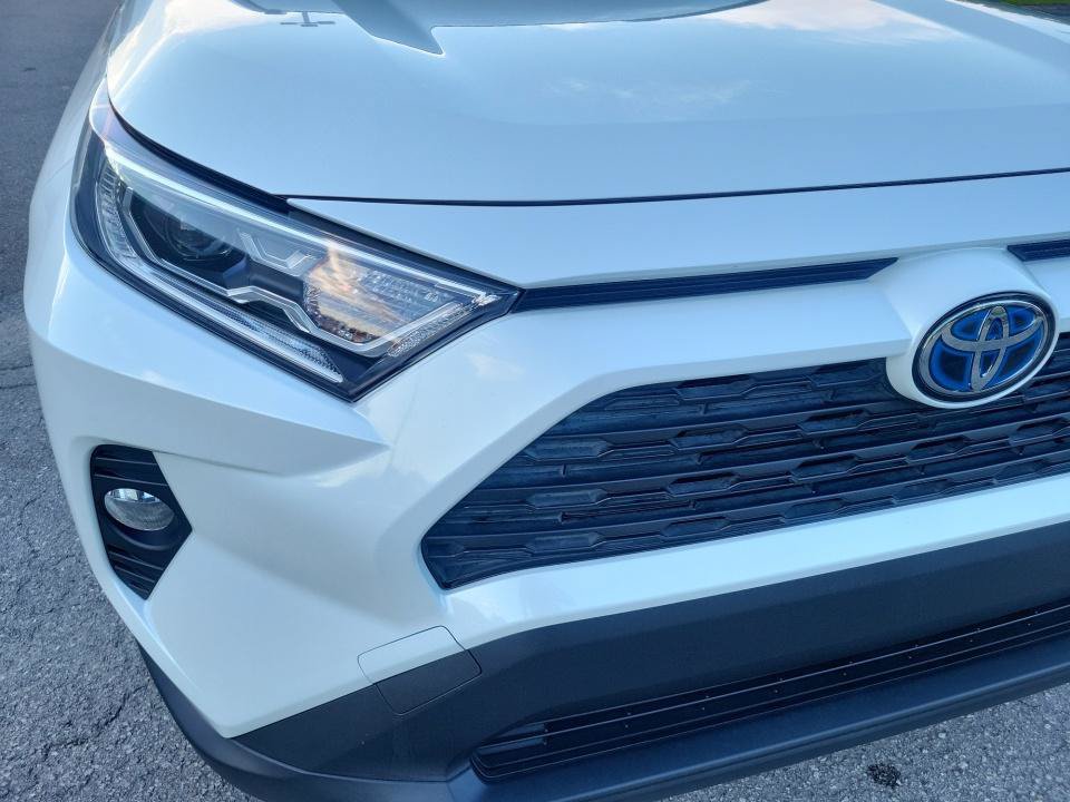 Used 2021 Toyota RAV4 XLE Premium AWD/4WD image 28