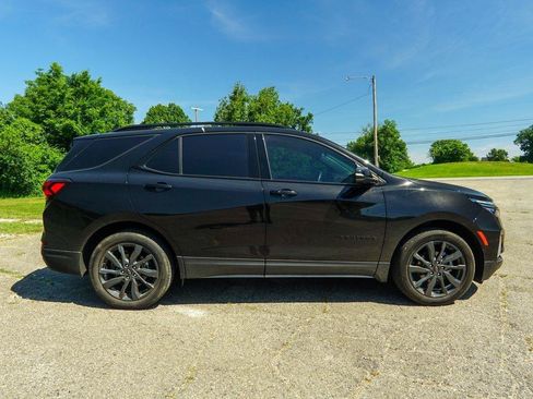 Used 2023 Chevrolet Equinox RS AWD/4WD image 2