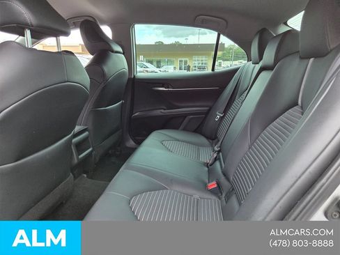 Used 2022 Toyota Camry SE w/ Convenience Package FWD image 5