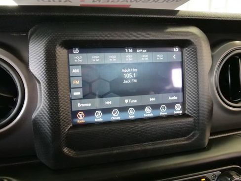 Used 2021 Jeep Wrangler Unlimited Sport image 18