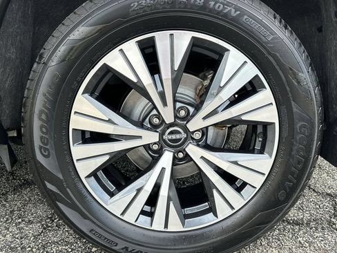 Certified 2023 Nissan Rogue SV w/ SV Premium B Package AWD/4WD image 11