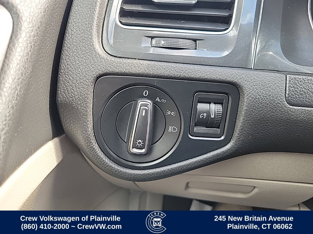 Used 2019 Volkswagen Golf S AWD/4WD image 4