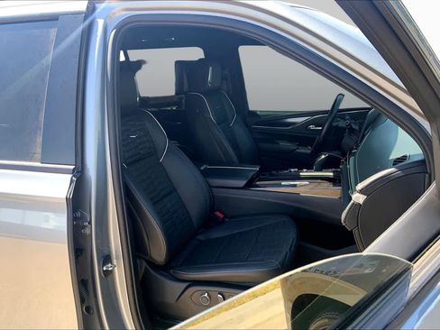 Used 2023 Cadillac Escalade Sport Platinum AWD/4WD image 9
