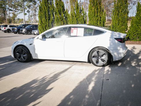 Used 2020 Tesla Model 3 Standard Range image 7