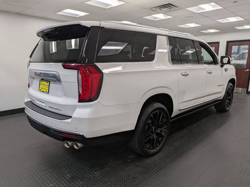 Used 2022 GMC Yukon XL Denali image 4
