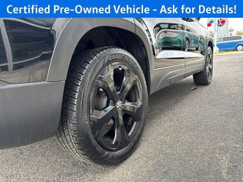 Certified 2025 Volkswagen Taos SEL w/ Black Wheel Plus Package AWD/4WD image 22