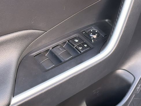 Used 2021 Toyota RAV4 LE image 22