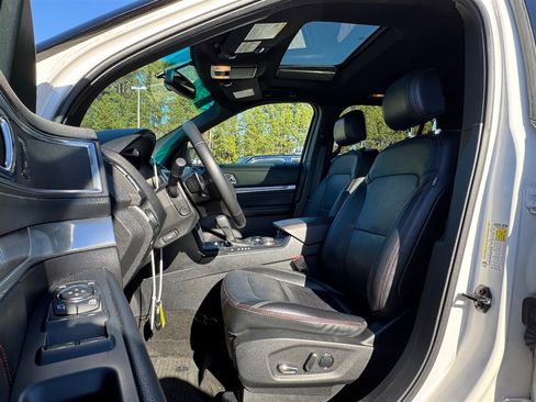 Used 2016 Ford Explorer Sport w/ Equipment Group 401A image 2