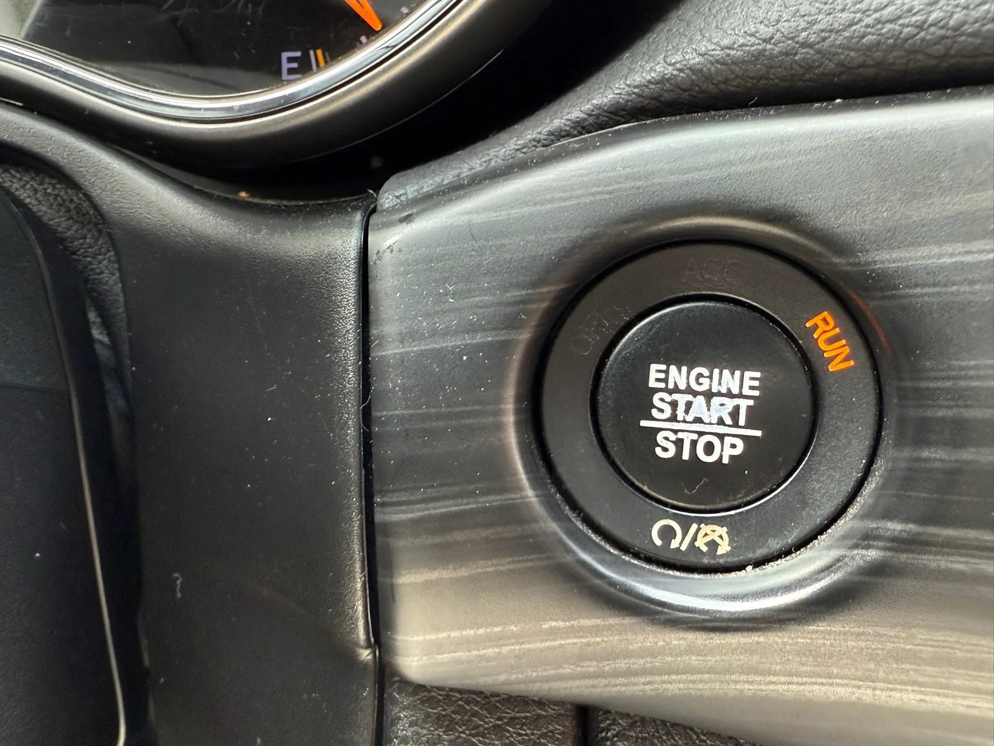 Used 2019 Jeep Grand Cherokee Laredo AWD/4WD image 37