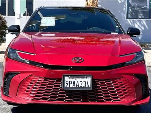 Used 2025 Toyota Camry XSE w/ Premium Plus Package image 2