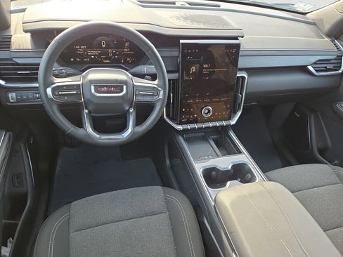 Used 2025 GMC Acadia Elevation image 12