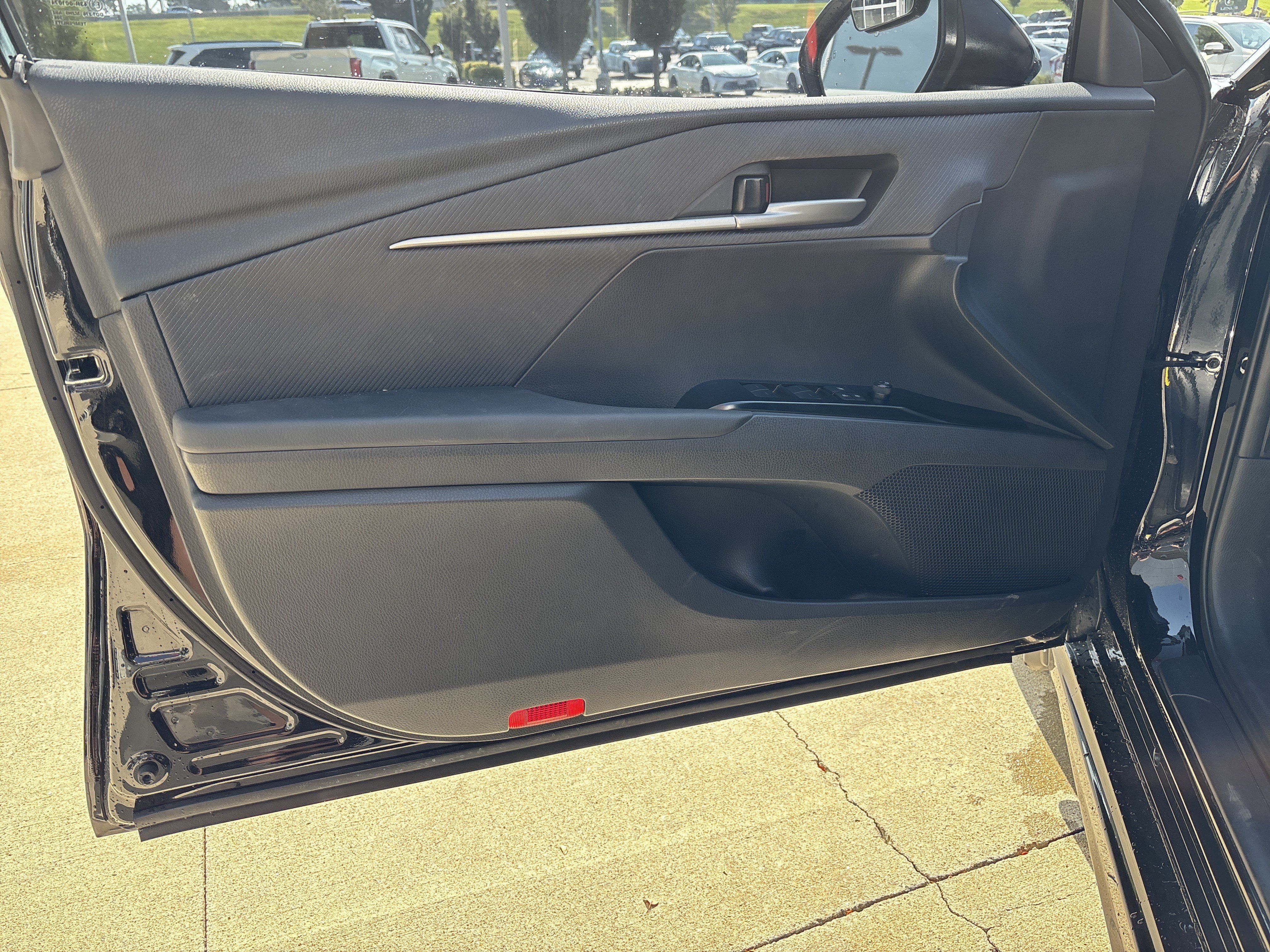 Used 2025 Toyota Camry SE FWD image 13