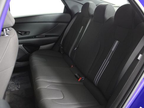 Certified 2025 Hyundai Elantra Sport image 19