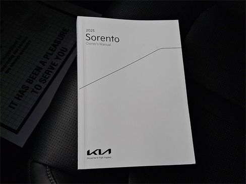 Certified 2025 Kia Sorento SX image 27