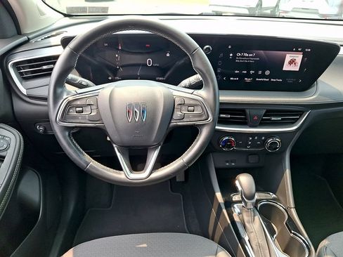 Used 2024 Buick Encore GX Preferred AWD/4WD image 2