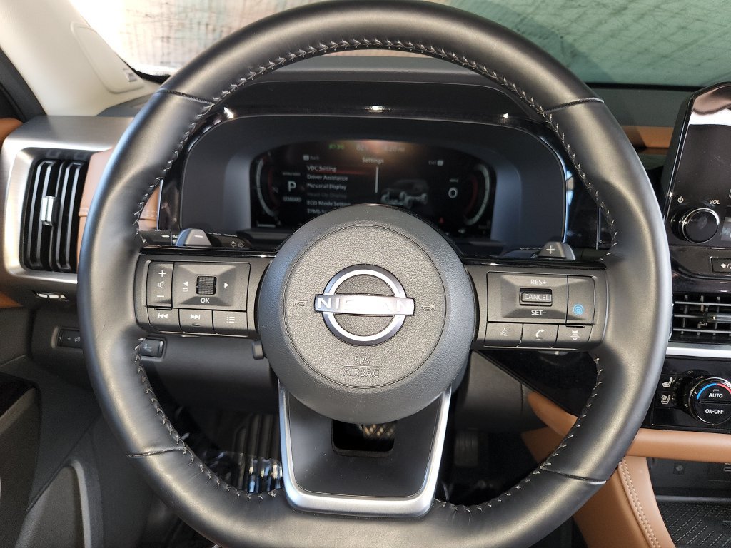 Used 2025 Nissan Pathfinder Platinum w/ Cargo Package FWD image 27
