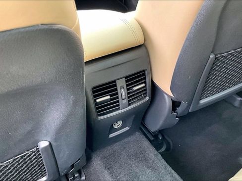Used 2018 INFINITI QX30 Premium w/ Navigation Package FWD image 34