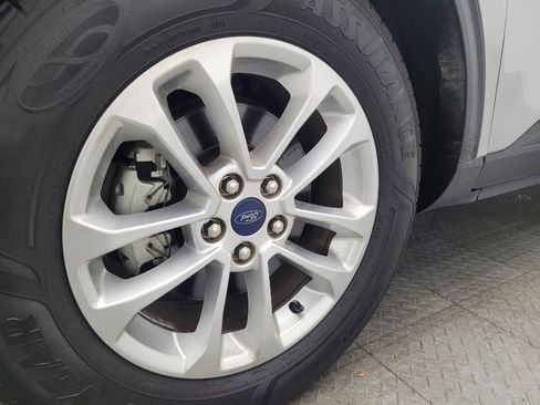 Used 2020 Ford Escape SE image 31