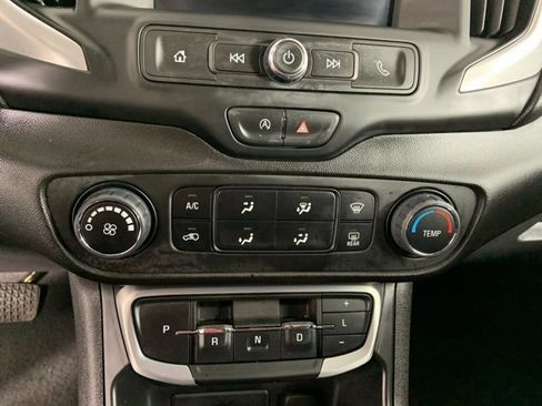 Used 2024 GMC Terrain SLE FWD image 24