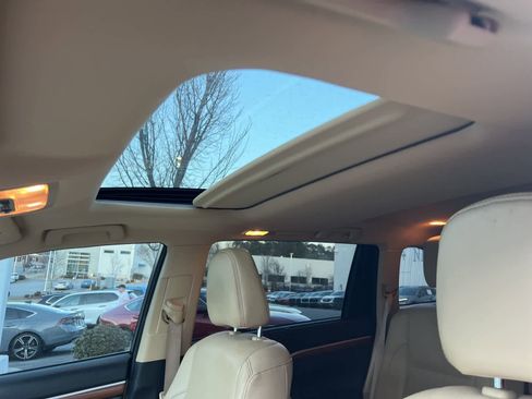 Used 2017 Toyota Highlander Limited image 19