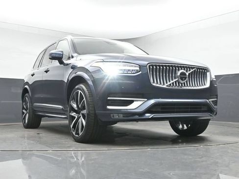 Used 2024 Volvo XC90 B5 Plus w/ Protection Package AWD/4WD image 36