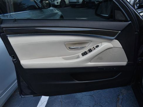 Used 2015 BMW 550i Sedan image 33