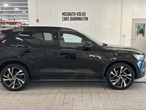 Used 2021 Volvo XC40 T5 R-Design w/ Climate Package AWD/4WD image 4