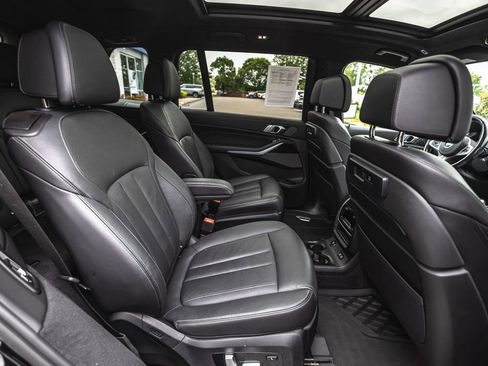 Used 2021 BMW X7 M50i w/ Executive Package AWD/4WD image 38